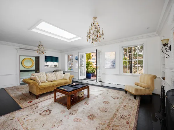 1035 Park Avenue image 6 of 22