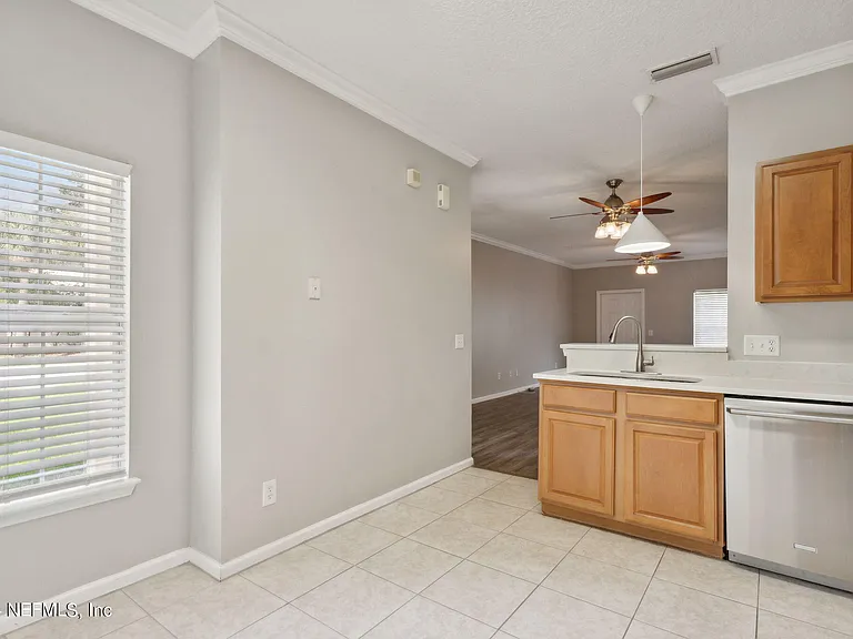 574 Southbranch Dr — Photo 15