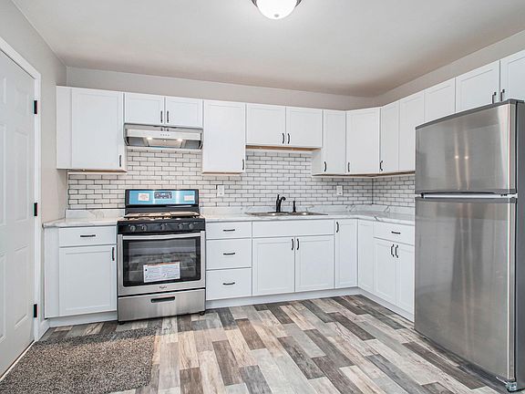 4th image of 56475 Miller Dr