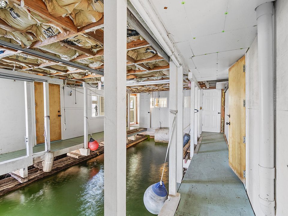 9th image of 2901 NE Marine Dr