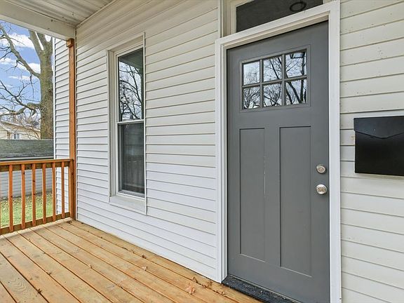 5th image of 511 Douglas St