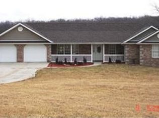 8716 Pebble Creek Ct, New Bloomfield, MO 65063