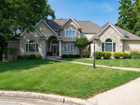13767 Fawn Ct, Bloomington, IL 61705