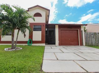 10830 SW 10th St, Pembroke Pines, FL 33025