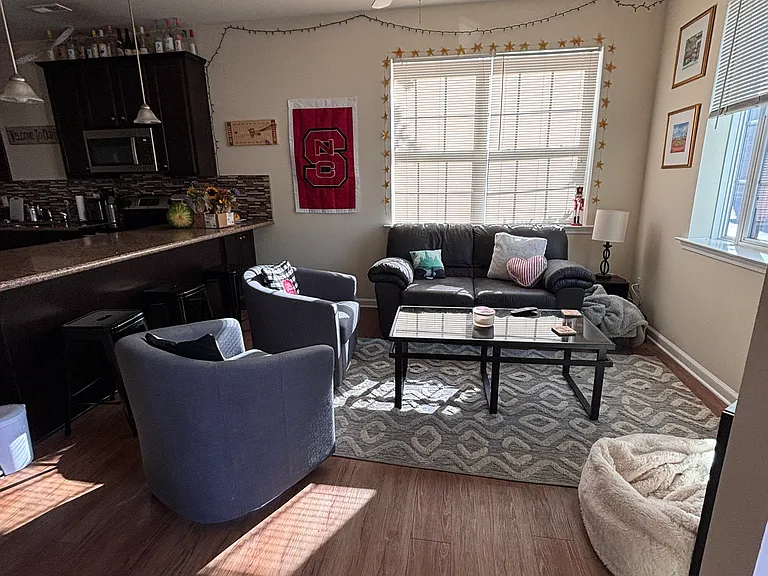 Open kitchen/living room