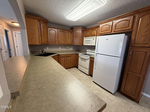 3rd image of 120 Lake Ave APT 4