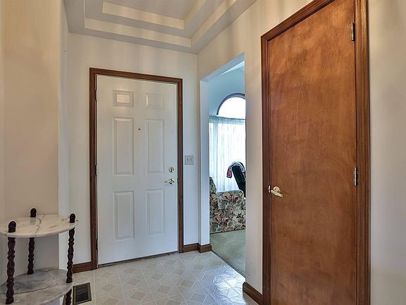 4th image of 1820 Berwick Dr