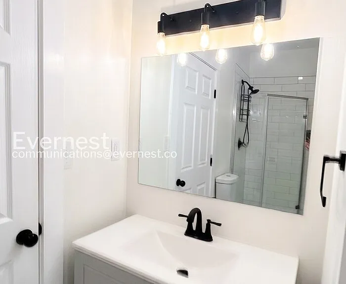 3646 Crompton St — Photo 14