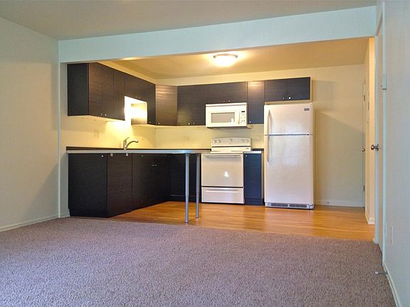 2nd image of 18541 Oakwood Ter APT 1a