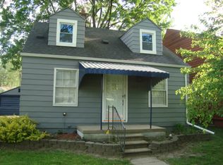19112 Elkhart St, Harper Woods, MI 48225