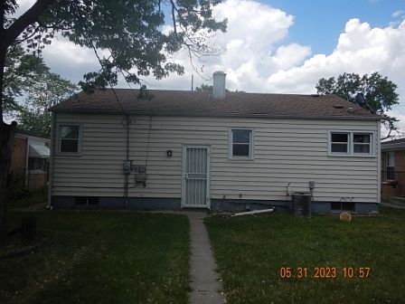 3rd image of 15139 Winchester Ave