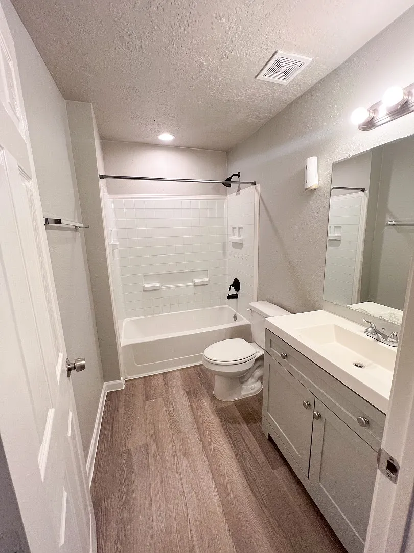 23450 Johnson Rd - D5 — Photo 4