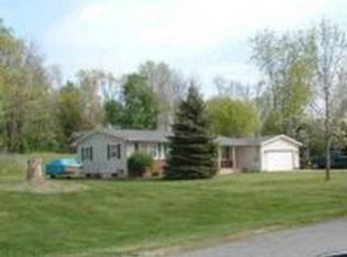 11428 Delmar Dr, Fenton, MI 48430