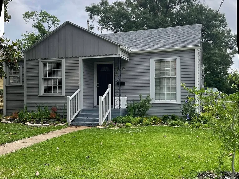 419 N Hodges St — Photo 1