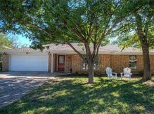2712 Meadow Grn, Bedford, TX 76021