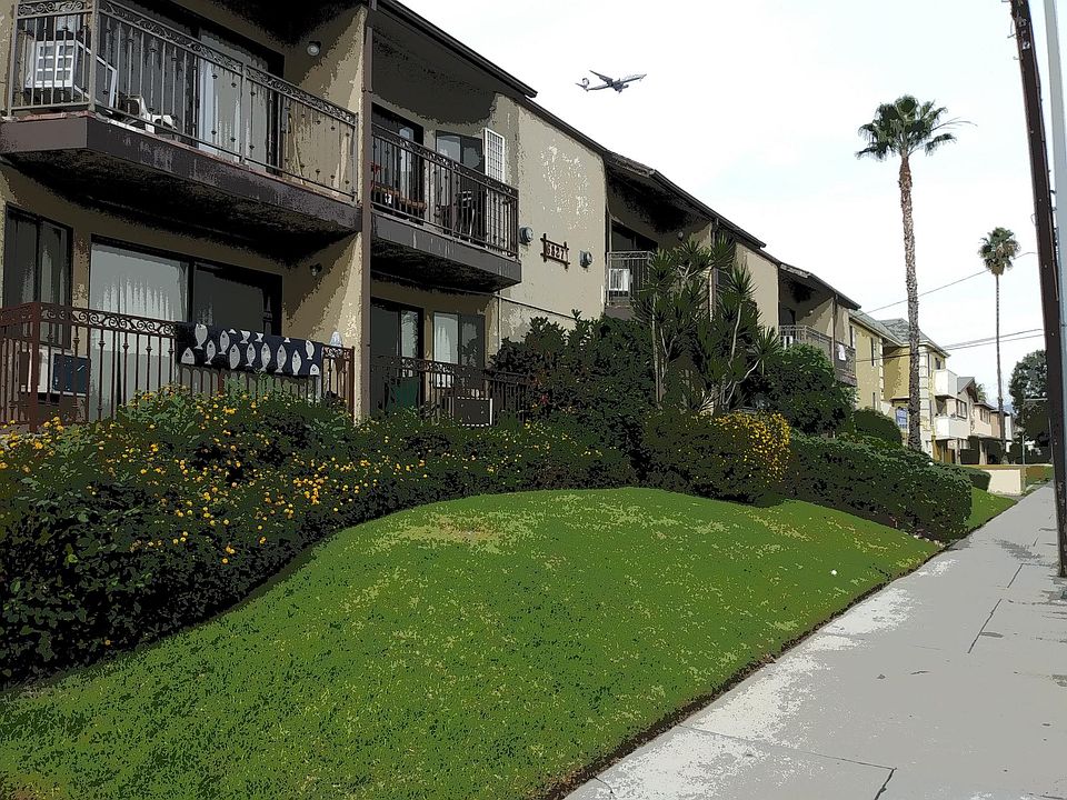 1st image of 6827 Whitsett Ave