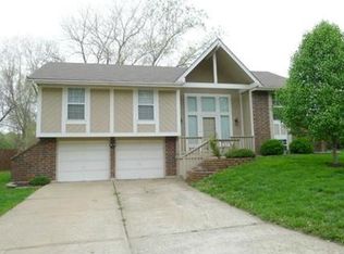 1424 N Inca Dr, Independence, MO 64056