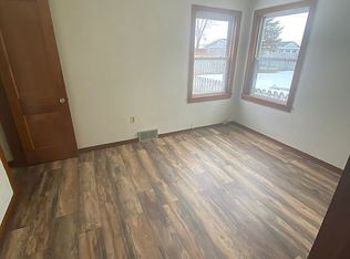 226 N 4th St, La Crescent, MN 55947
