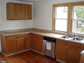 4th image of 1120 Willow St