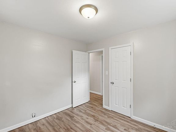 2nd image of 311 Knightsbridge Dr