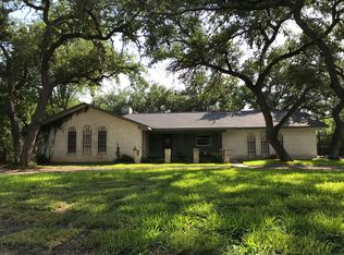 909 S Park St, Uvalde, TX 78801