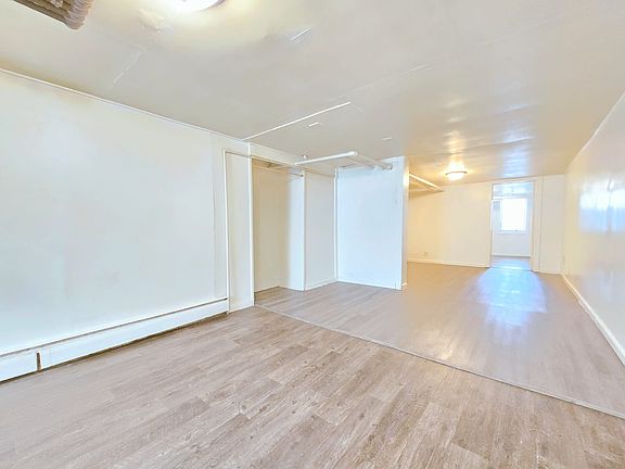 3rd image of 411 W Grove St #5