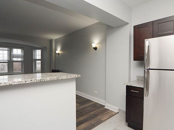 5th image of 1608 W Sherwin Ave #601