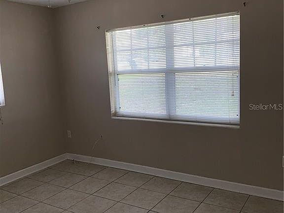 4th image of 1813 4th Ct SE