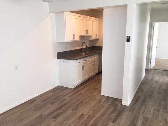 4th image of 546 Cherry Ave #2