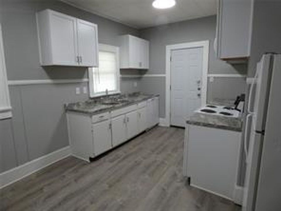 1st image of 1518 N 18th St