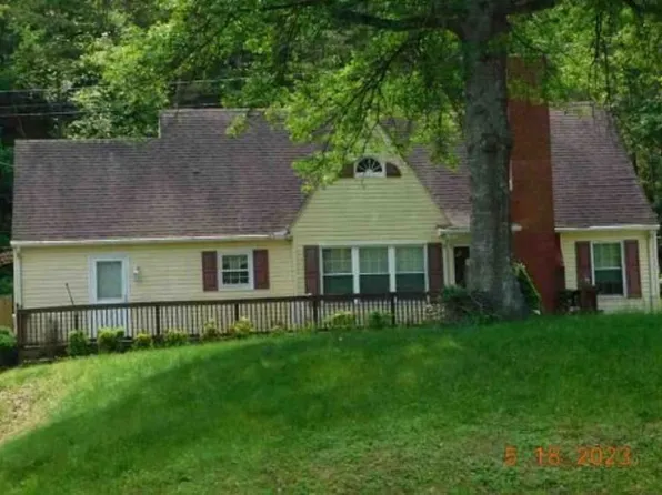 707 Ky Route 979, Harold, KY 41635