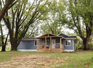 113 Smoke Signal Ln, East Dubuque, IL 61025