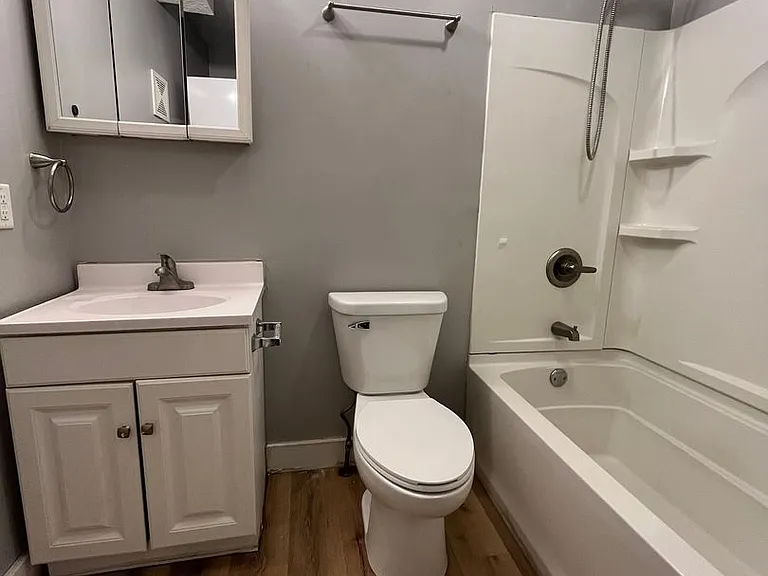 818 Charlotte St — Photo 7