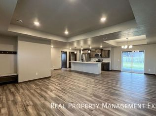 816 Shirley St, Harrisburg, SD 57032
