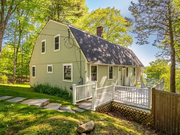 10 Lake View Dr, Ashburnham, MA 01430