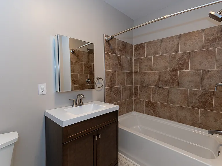 2340 Vodeli St — Photo 18
