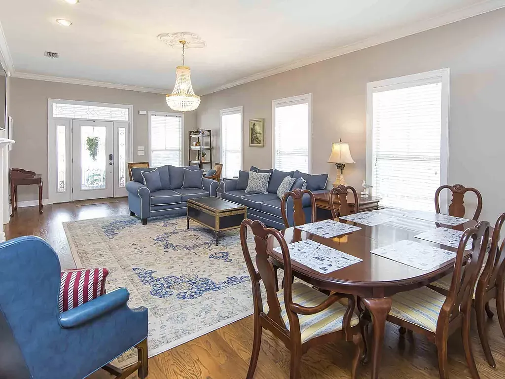 4 bed, 2054 sqft, $3,000 — Photo 4