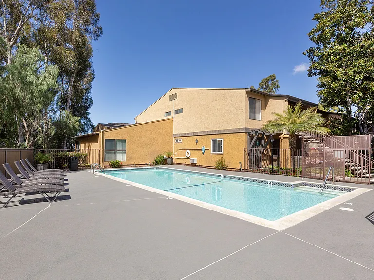 Elan Scripps Terrace — Photo 8