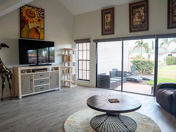 4th image of 3510 SE Sandpiper Court