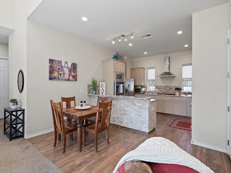 4410-2 Russell Dr — Photo 13
