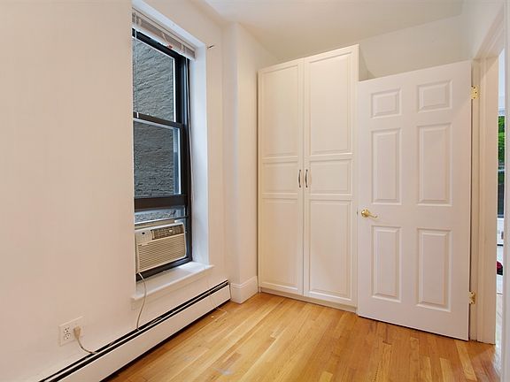 3rd image of 115 Charles St APT 6
