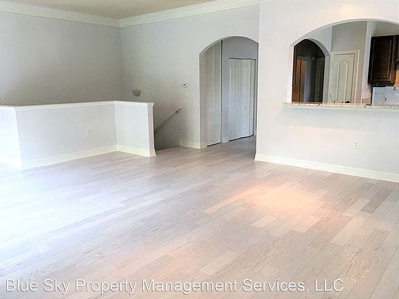 2nd image of 506 Mirasol Cir APT 101