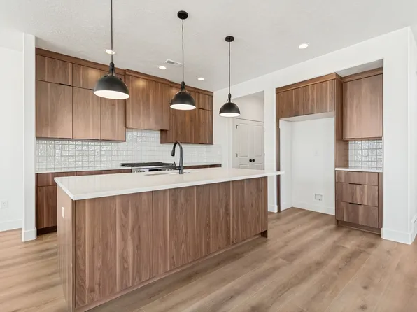 6899 W Gravel Cross Way #288, West Jordan, UT 84081