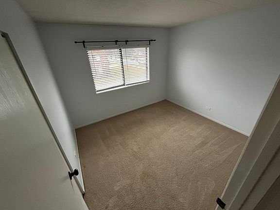 4th image of 14785 Lakeview Dr APT 204