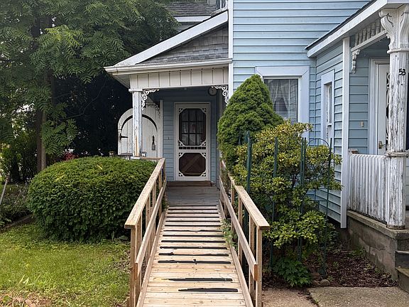3rd image of 53 Brock St W