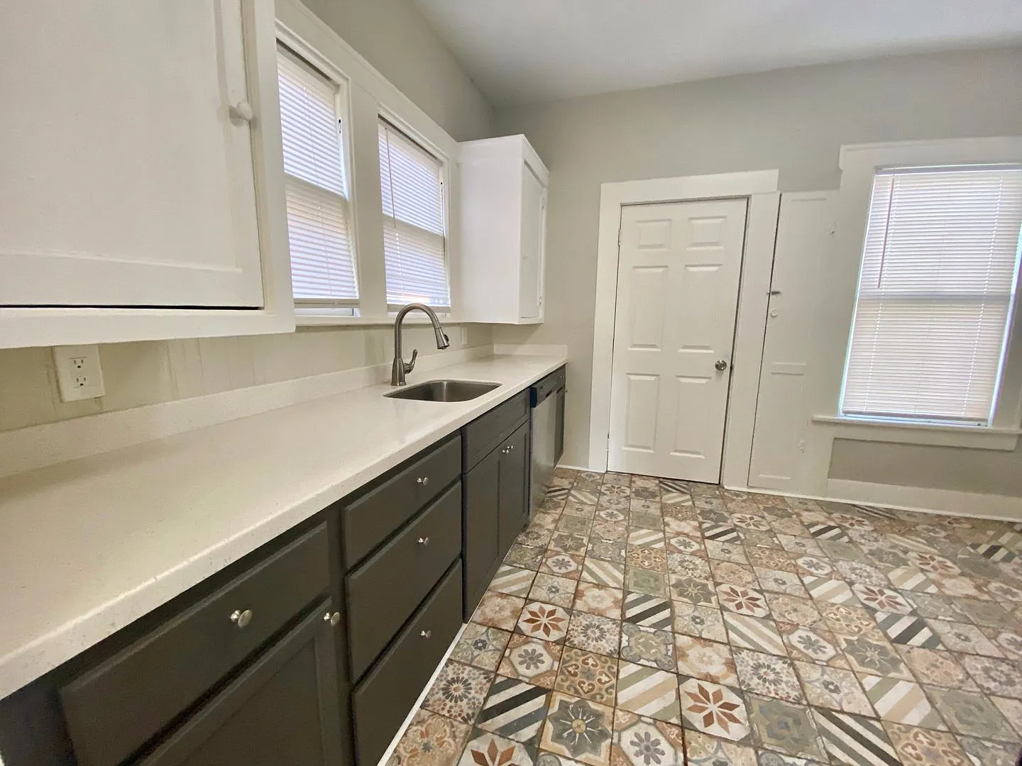 $400 Off First Month's Rent If Move In By 9/1/26!! Recreated Historic Home 2 Bd | 1.5 Ba — Photo 4