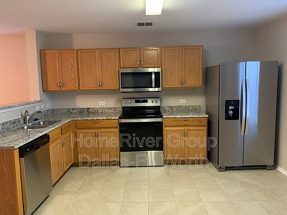 4th image of 2601 Thousand Oaks Dr