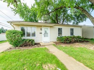 20 Bristol Ave, Romeoville, IL 60446