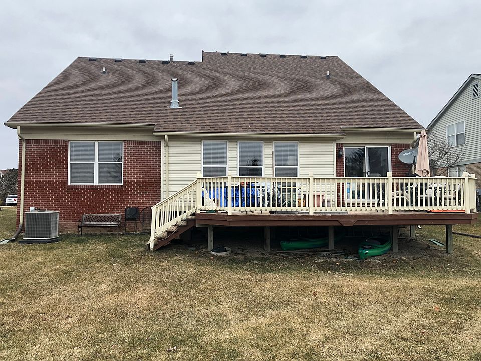 2nd image of 25049 Maxwell Ln