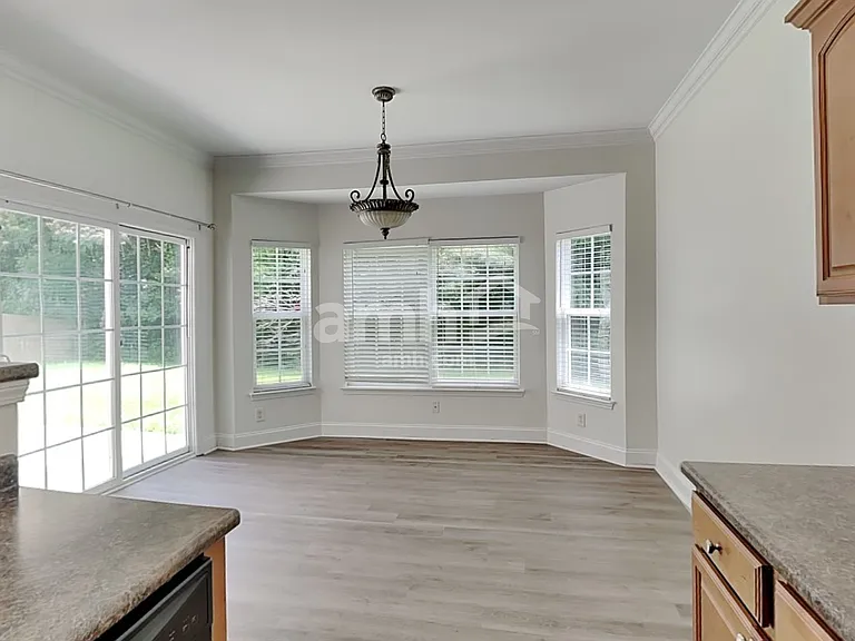 6134 Brightstar Valley Rd — Photo 4